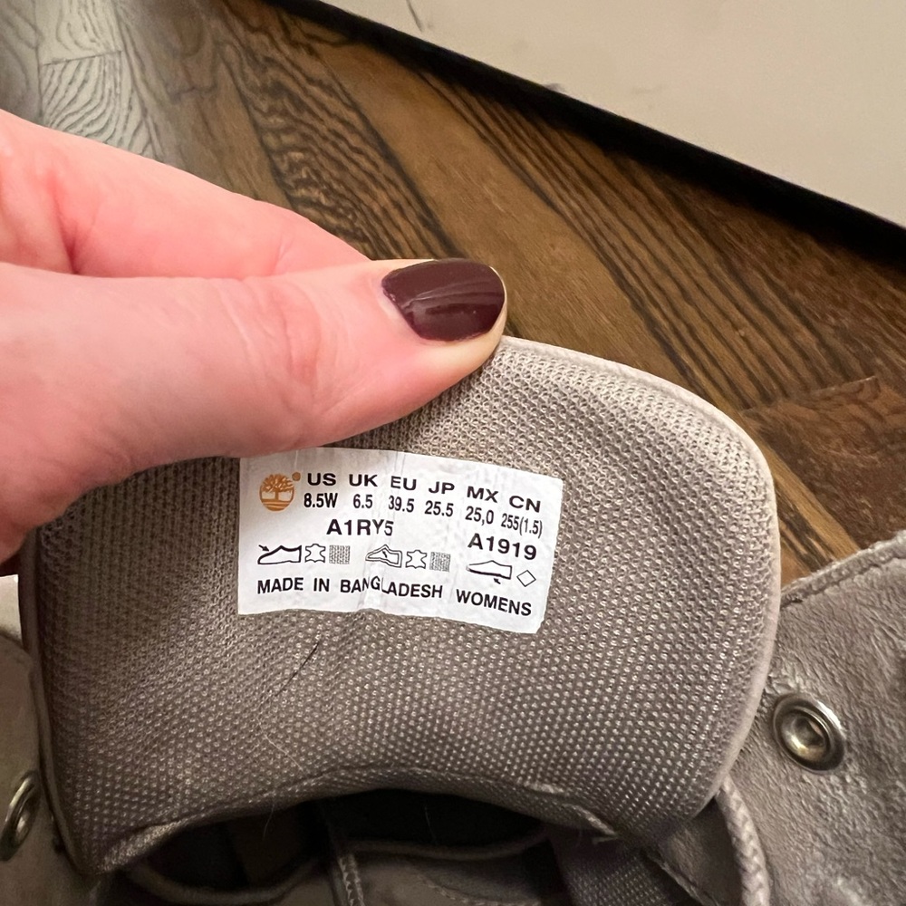 Timberland Beige Boots - Picture 4 of 4
